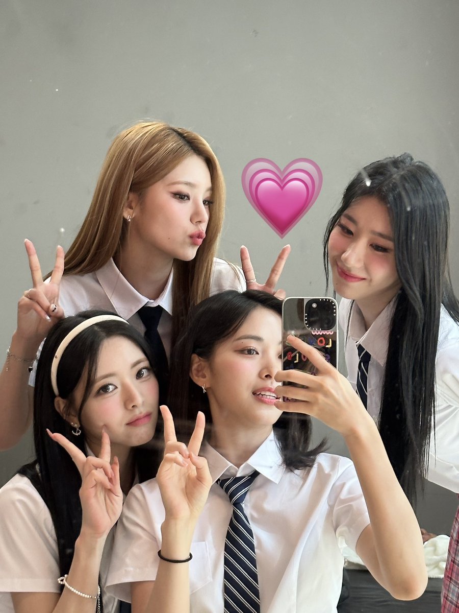 ITZY tweet media