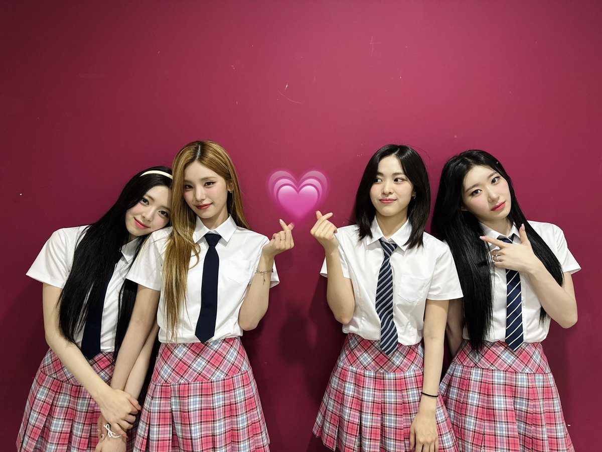 ITZY tweet media