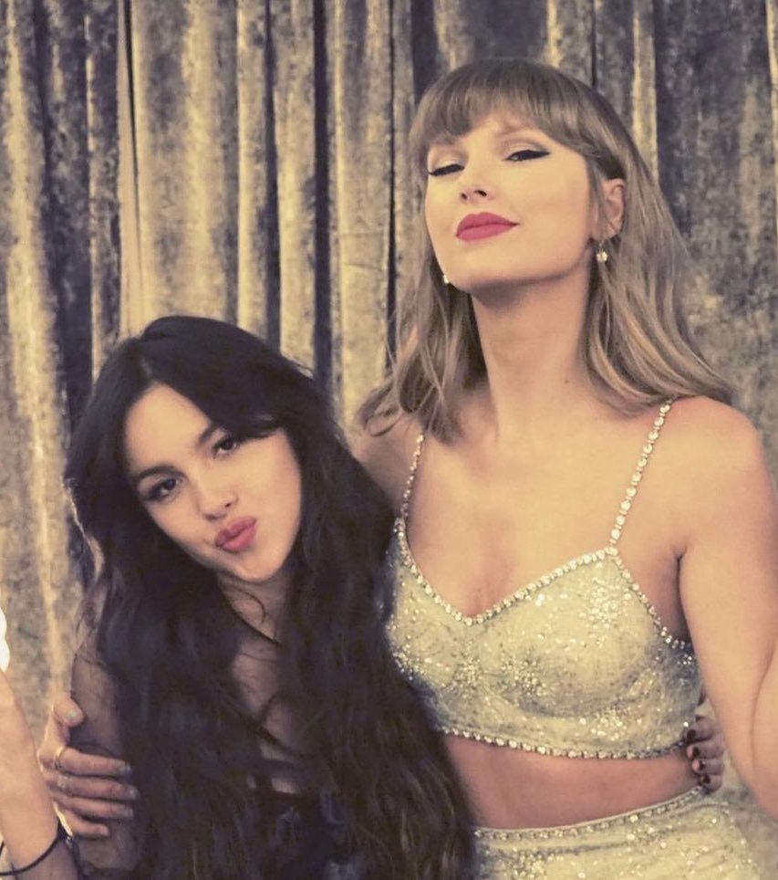 ‼️ | @OliviaRodrigo on fans speculation of “vampire” relate to her alleged fallout with Taylor Swift:

— “How do I answer this? I think it’s better to not pigeonhole a song to being about this one thing. I was very surprised when people thought that.”