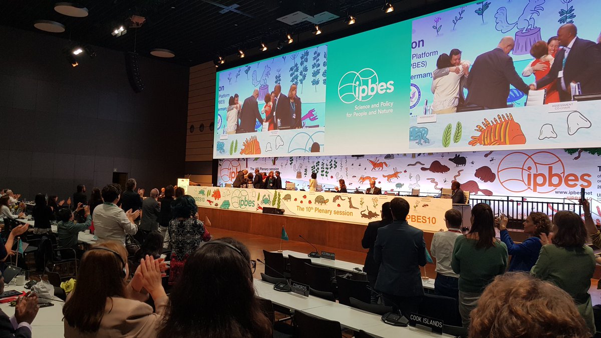 Great and emotional moment at #IPBES10. The #InvasiveAlienSpecies Report has been approved. Many thanks to the co-chairs, authors and all other contributors for their tremendous efforts! Let's make this report a success & implement its findings to save #biodiversity & #nature! 🦎