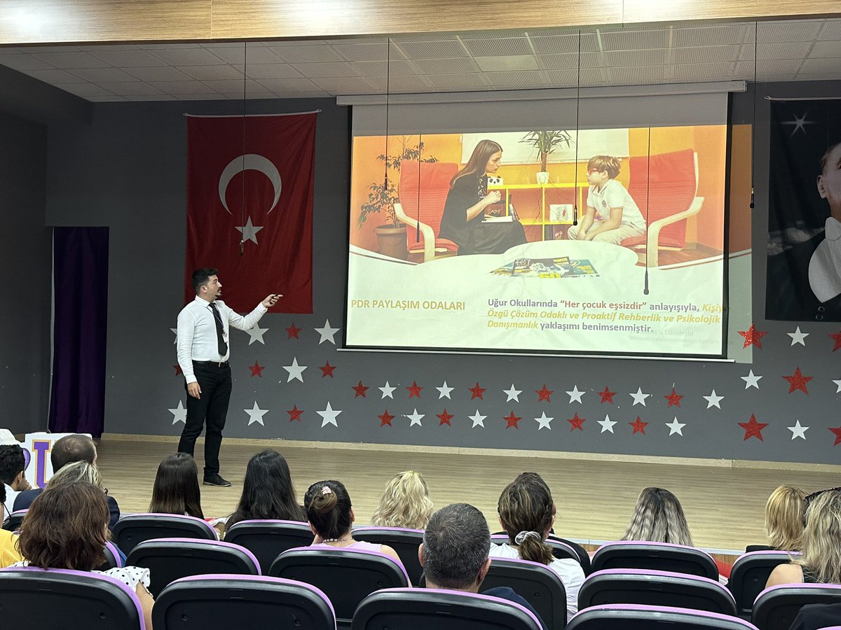5.Sınıf velilerimize Psikolojik Danışman ve Rehber Öğretmenimiz Doğuşcan Öner, Akademik ve Duygusal Değişimler ve Yaşam Becerileri ile ilgili sunumunu gerçekleştirdi. Tüm velilerimize katılımlarından dolayı teşekkür ederiz.