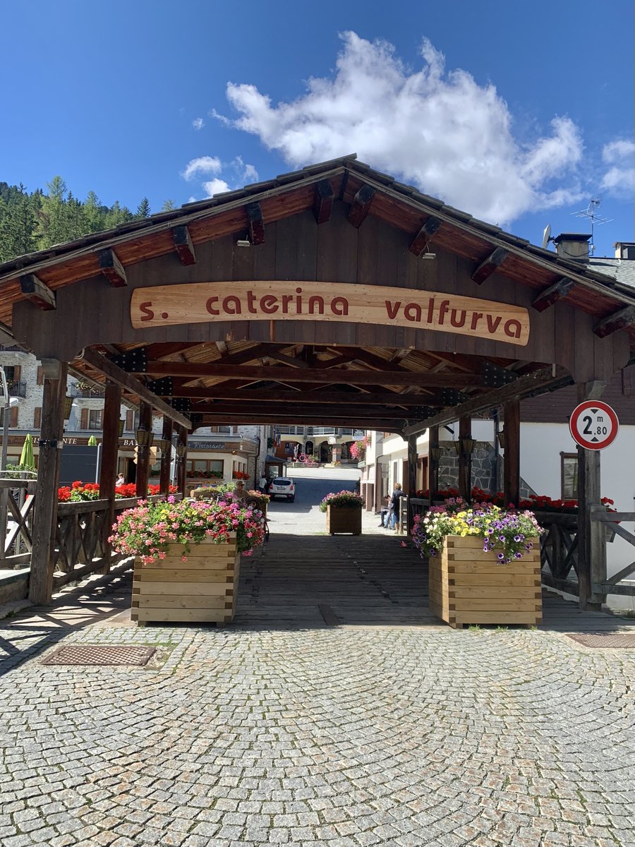 Buongiorno da #santacaterinavalfurva! ❤️☀️

#valfurva #settembre