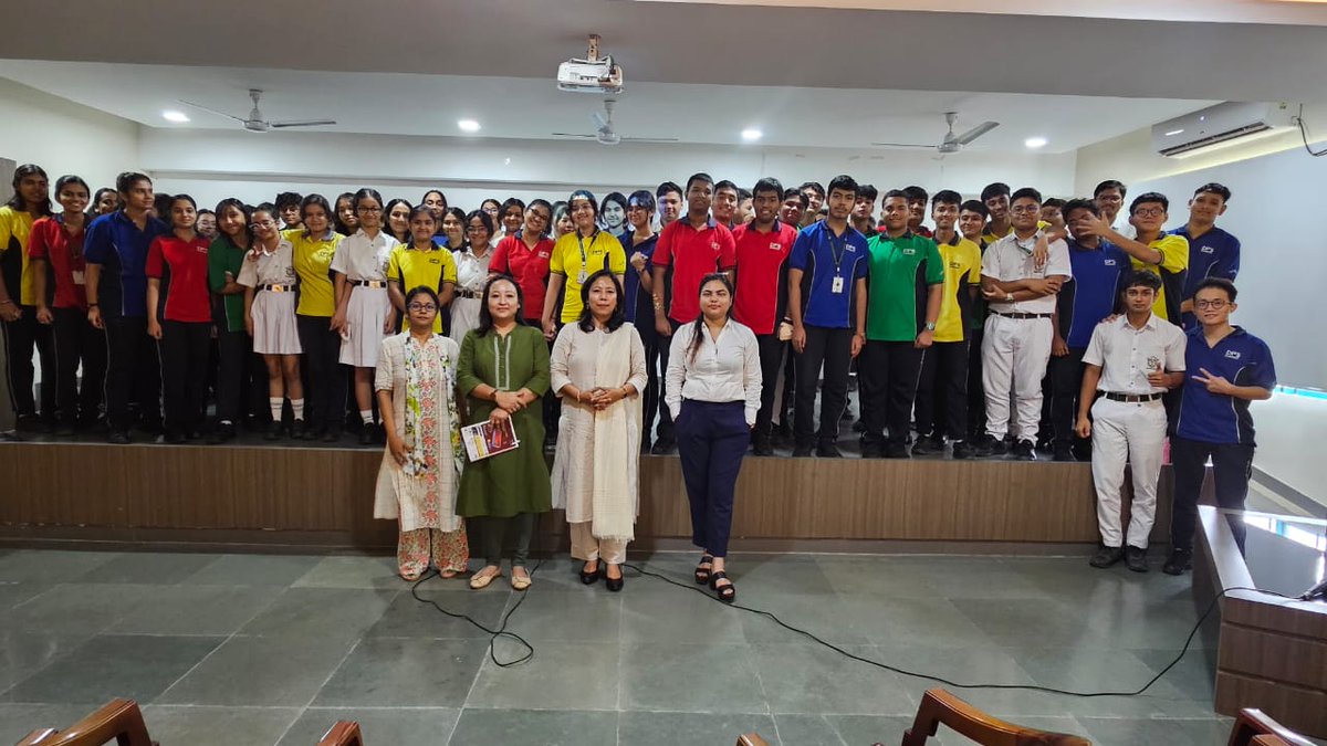 Assamforestryr1's tweet photo. Team of officials of #SilviculturistAssam interacting with students of #DPSGuwahati on #CulturalServices of #ForestEcosystems..gathering feedback on valuation.@assamforest @AFS_Assam @CMOfficeAssam @cmpatowary @mkyadava @sonalighoshdws https://t.co/z9I4iF4x9B