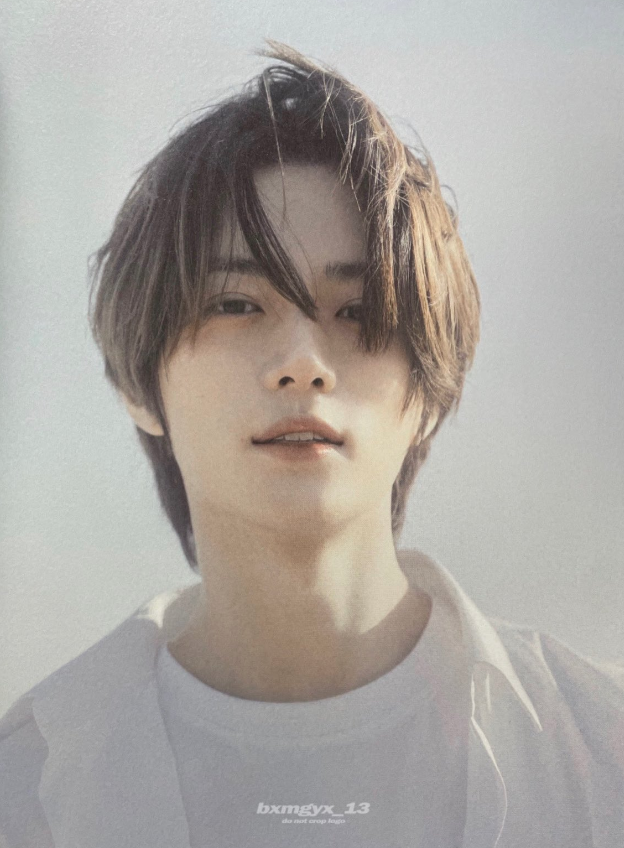 AboutMusicYT's tweet photo. TXT's Beomgyu is absolutely beautiful in new shared pictures. https://t.co/5AQpuGQb5H