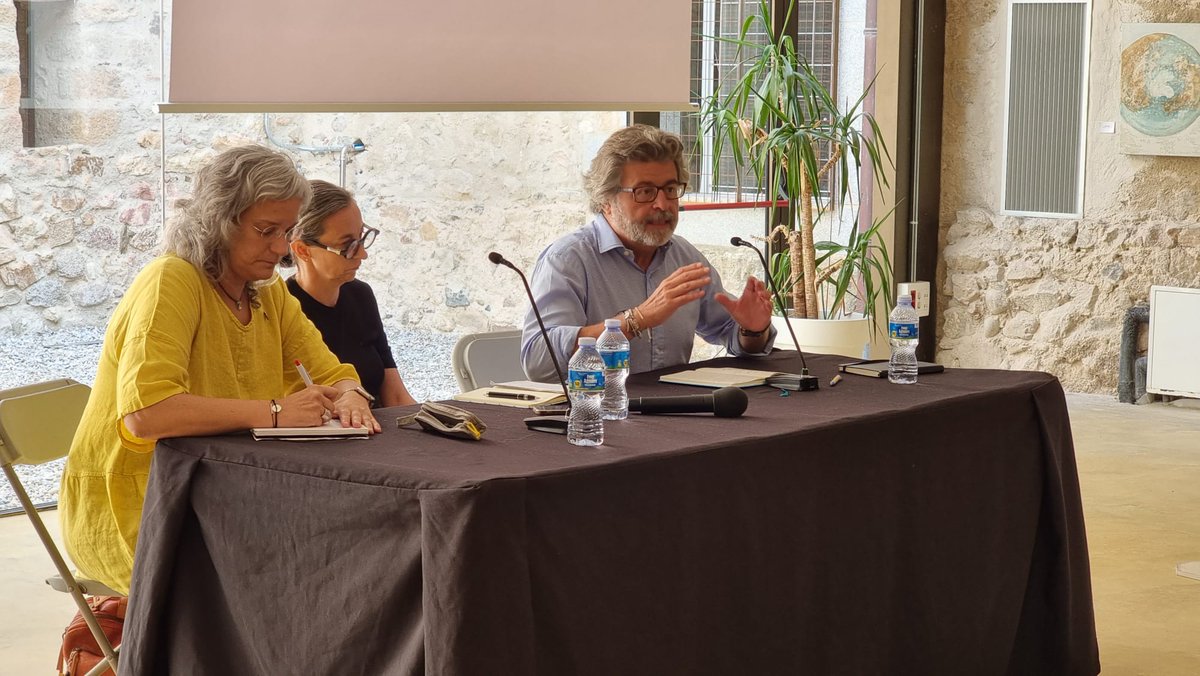 ConsellRep's tweet photo. 🔴 Trobada de coordinació amb representants de prop d'un centenar de Consells Locals de tot el Principat a #Calonge.

Intervenen els consellers @CastellaToni, @TeresaVallverd1 i @MontserratCorr9.

#PreparemNos https://t.co/7FESp45rWP