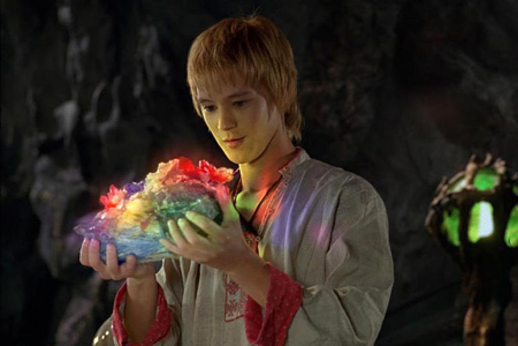 Nma yasardi oxiri qo’lidagi toshdan ?