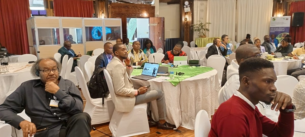 Violajeptoo8's tweet photo. Civil societies  work closely with communities, translating early warnings into actionable information that people can understand and act upon.
#CCDA23 
#ACSWeWant 
@PACJA1 @UNEP @_AfricanUnion @aacjinaction https://t.co/9pyk74pVfK