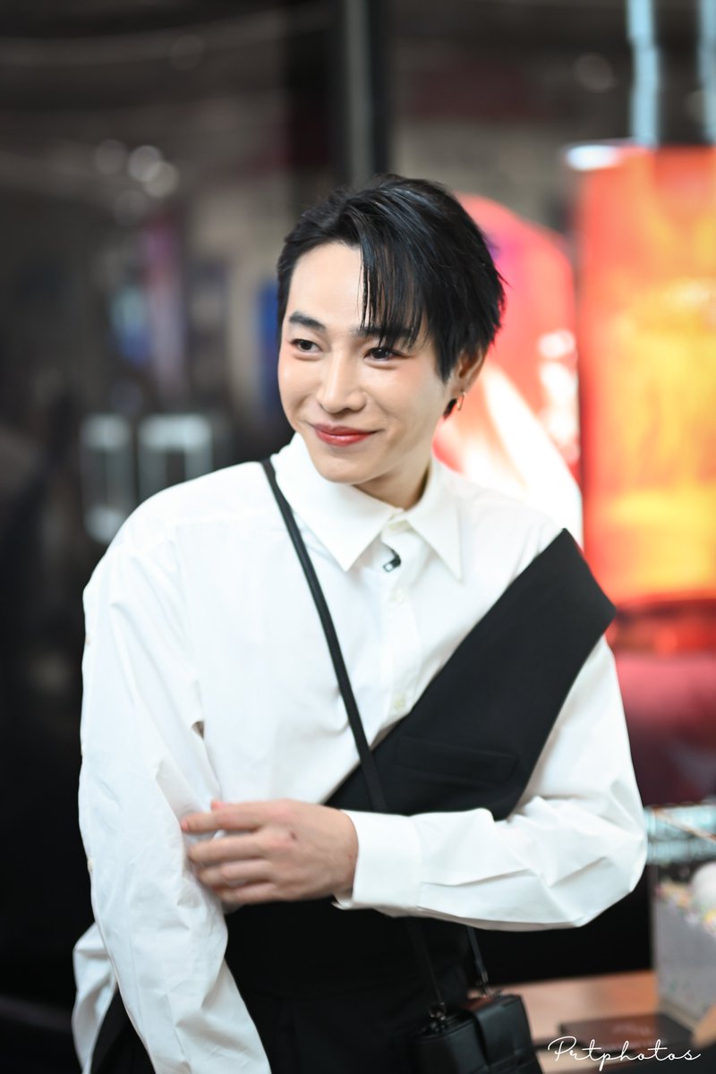 prtphotos_bkk's tweet photo. ในส่วนของงานวันนี้นั้น🫠🫠🫠
@peckpalit

#shuultime8XPalit
#palitxshuuemuraTH
#เป๊กผลิตโชค
#PeckPaLitChoke
#palitgallery
#prtphotos https://t.co/2AH6opP01x