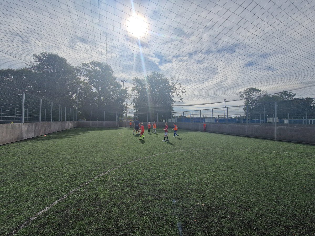 Margate_YouthFC's tweet photo. A busy Hartsdown Park this morning!
β
Saturday Club
β
Youth Matches
β
East Kent Youth League Festival
#BestInField https://t.co/6QYDD7UhXW