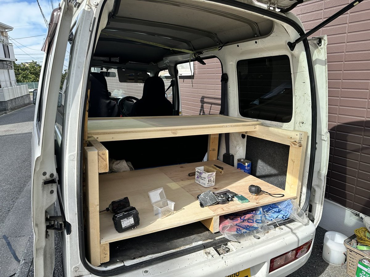車検終わったから作業車に棚作った😤