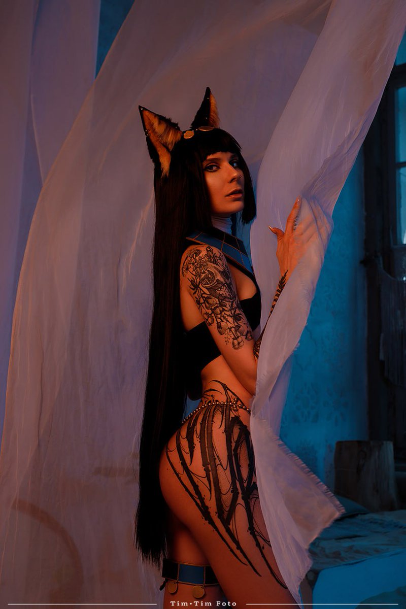 SantaMoray's tweet photo. I accidentally saw an announcement of a beautiful figurine based on art.  I really wanted to embody this image.
Character. #AnubisnoShoukei
Stud. #FreeWillStudio
Artist. #NigiKomiya
#cosplay #cosplayergirl #cosplaygirl #cosplaysexy #cosplayanime #freewillstudios #nigikomiya https://t.co/5gbAXhSvTT