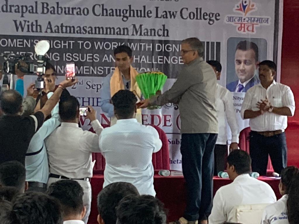 swankhede_IRS's tweet photo. Fortunate to be invited as a chief guest to Shri. Indrapal Chaughule Law College & Aatmasamman manch to talk about Women’s right to work with dignity & about the Drug Abuse to the budding lawyers of our country.
Every woman has the right to work with dignity, free of fear, duress and discrimination. Law very well respects women's dignity and modesty. My heartfelt wish to see INDIA Drug free often finds me sharing information about this menace. It’s my moral responsibility as a proud citizen to annihilate drugs off the country. 
Requested all our future lawyers to follow our REAL HEROS like Chhatrapati Shivaji Maharaj, Dr Baba Saheb Ambedkar ji & the likes because only if we set our standards high we can attain our goals in life . 
#VandeMataram #JaiHind 🇮🇳