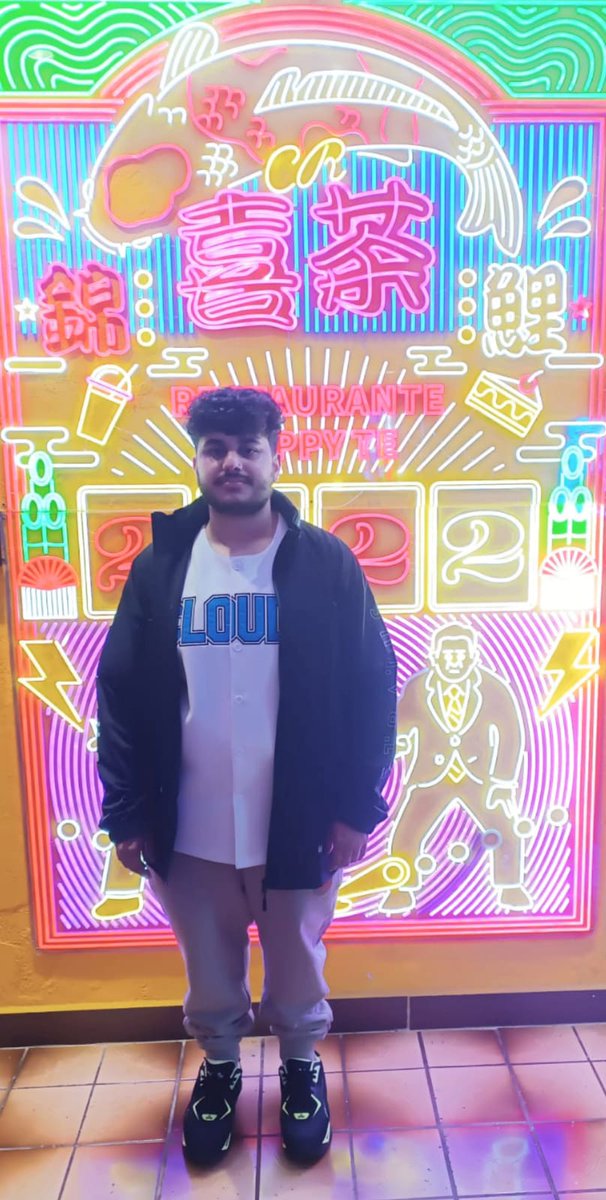 I LOVE the merch 💙, thank you so much <a href="/WeihoIRL/">Weiho</a> the best 
#C9win