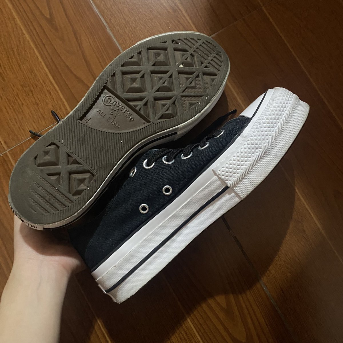 pplasterr's tweet photo. 📍250 รวมส่งคับ เสริมส้นนิดๆใส่แล้วสวย
📍ไม่มีกล่อง สภาพตามรูปค่า

#รองเท้าผ้าใบ #รองเท้าผ้าใบมือสองของแท้ #รองเท้าconnverse #ส่งต่อคสอ #ส่งต่อเสื้อผ้า #ส่งต่อรองเท้า #ส่งต่อเสื้อผ้า #ส่งต่อรองเท้าvans #รองเท้ามือสอง #ส่งต่อสกินเเคร์ #ส่งต่อเสื้อผ้า #ส่งต่อเสื้อผ้ามือสอง https://t.co/pWjEVrh9vQ