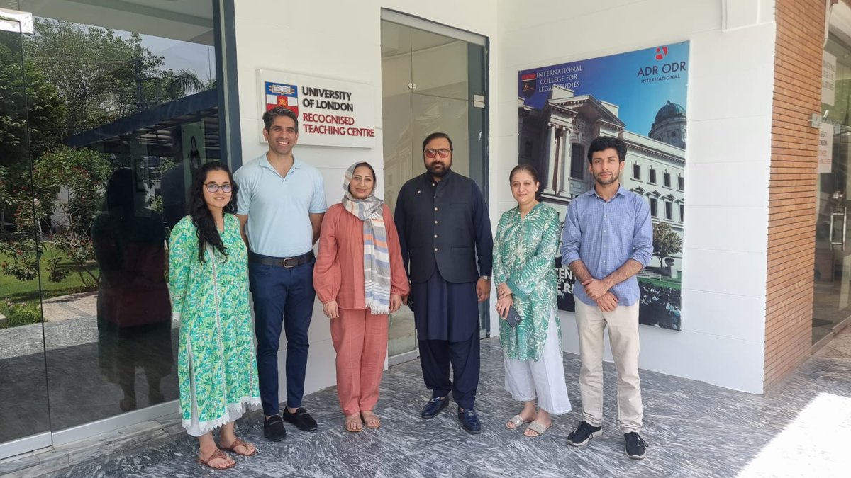 Mr Saad Wasim, Regional Advisor South Asia for the #UniversityofLondon, visited #ICLS last week to meet up with our Undergraduate Laws Academic Team. 

Mr Wasim once again congratulated our team for becoming a University of London #RecognisedTeachingCentre.

#ICLS #LawAtICLS