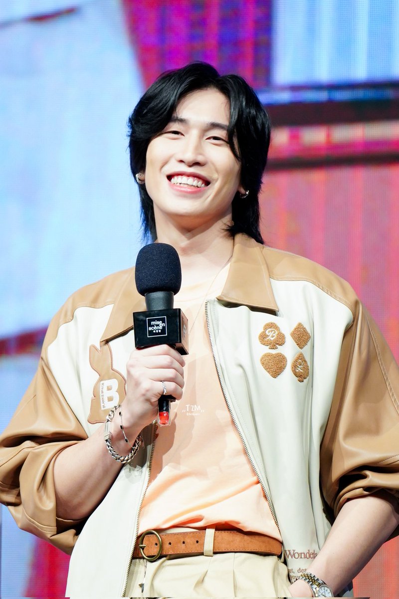 BSumettFB's tweet photo. I want see you smile always, please, be happy forever @biblesumett 
Perfect Day with Bible
#miseensceneTHXBibleDay
#BibleWichapas #bsumone #bsumbody https://t.co/1GvYqxCWkO