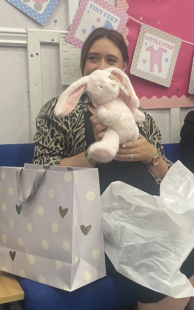 airthprimary's tweet photo. We are all so excited for @MrsLaurensonAPS as she started her maternity leave today. Good luck over the coming weeks and months and enjoy every minute. #teamairth https://t.co/26T3is6gRJ