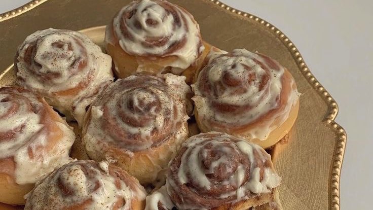 malusokay's tweet photo. Freshly baked cinnamon rolls 💭 https://t.co/qtOrkPjVt9