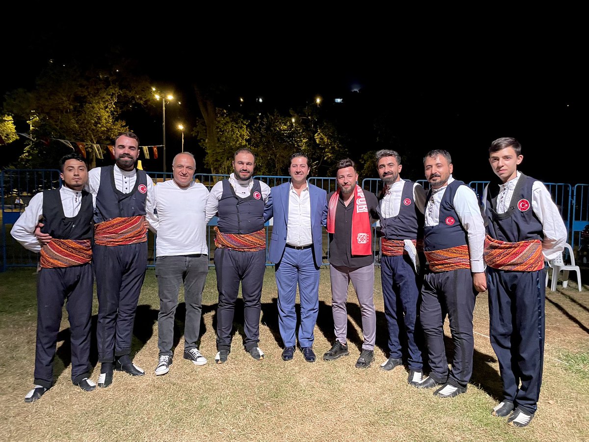 orhankocyigid's tweet image. #BeykozBelediyesi tarafından organize edilen hemşeri buluşmaları programında #Sivas tanıtım etkinliğine katıldık. 
Sanatçı dostum #Ayaz sivaslıları coşturdu, #kanal58 canlı yayınla bu güzel geceyi ekranlara taşıdı.