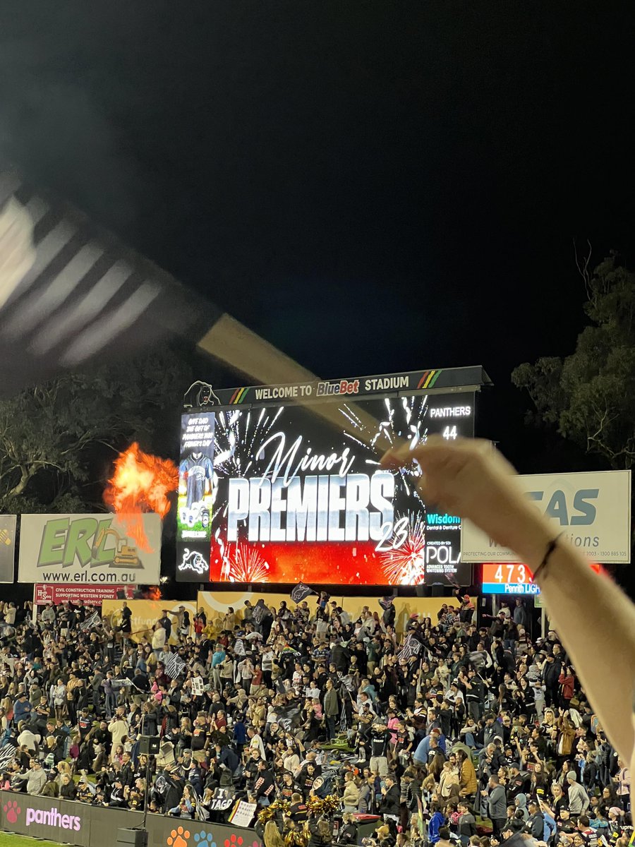 Absolute scenes at Bluebet Stadium tonight as the <a href="/PenrithPanthers/">Penrith Panthers 🏆🏆🏆🏆</a> are presented with the J.J. Giltinan Sheild. Thank you to <a href="/ClarezaW/">Clare Willemse</a> for the photos!

LIVE BLOG: bit.ly/45EOlMH // #NRLPanthersCowboys