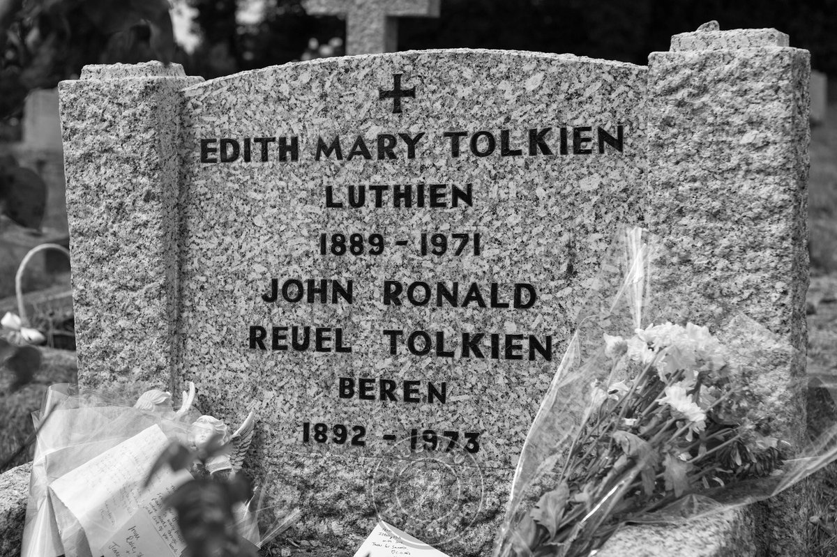 robert_ulrich77's tweet photo. 2 IX 1973 zmarł John Ronald Reuel Tolkien, jeden z ostatnich reprezentujących Anglię Świętego Jerzego, Edwarda Wyznawcy, Tomasza Becketa, Tomasza More, Johna Fishera, Margaret Ward, Pielgrzymki Łaski, 40 Męczenników, Guy Fawkesa, Gilberta K. Chestertona #CatholicEngland🏴 https://t.co/ounhRj1xre