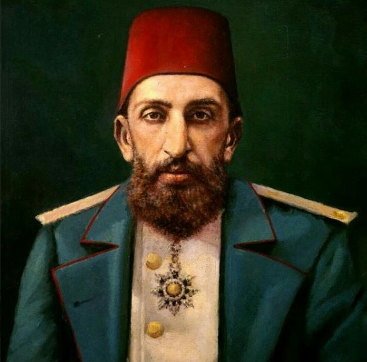 Ebrar Karakurt gibi LGBT bir bireyden Abdülhamid ismine saygı duymasını zaten beklemiyorum. Benim asıl beklentim Ebrar gibi birinin Türk Milli Voleybol Takımından uzaklaştırılması. Berk vs. olsa böyle bir paylaşım yapmayacak olan Ebrar’a inat Abdülhamid Han fotoğrafı paylaşalım.