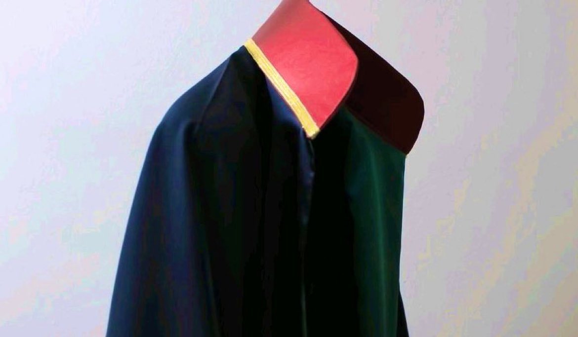 Avukatlar intihar ediyor! 

Bugün acı haberi Aydın’dan aldık. Çok üzgünüz.