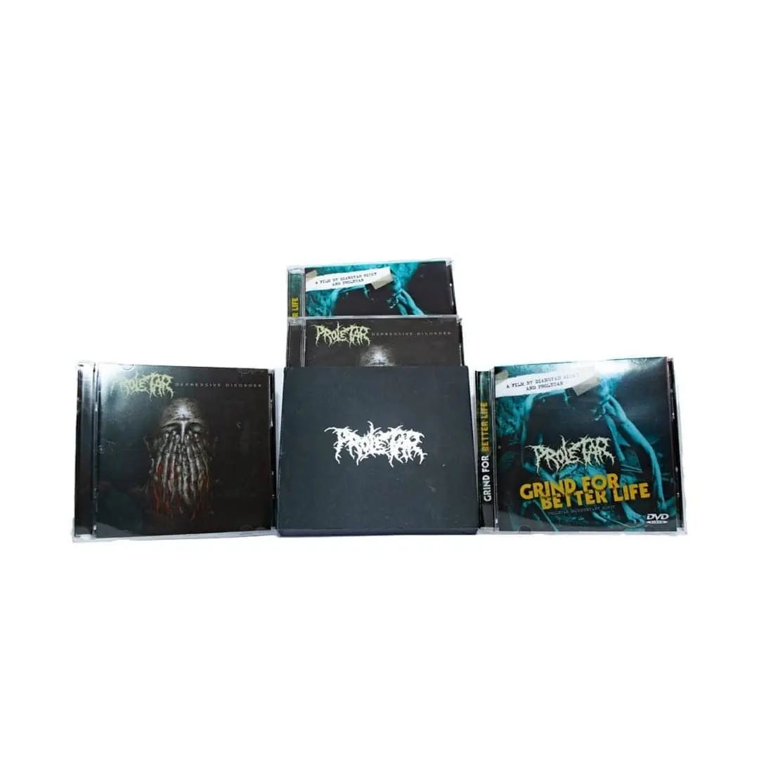 WRSTORE_'s tweet photo. PROLETAR:
- Depressive Disorder (2021) CD πΏ
- Grind For Better Life (2021) DVD π
Paket bundel. Rp100.000.
#WRStore https://t.co/QZj2EneHyP
