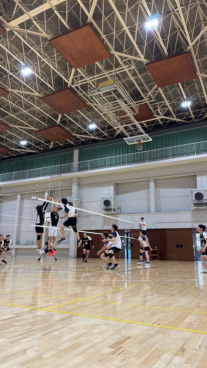quasar_gu's tweet photo. 8月に院内戦が行われました！！
男女共に白熱した試合でした❤️‍🔥
男子は1.3年混合チーム、女子は2年チームが優勝🏆✨
四大戦に向け引き続き頑張っています❗️🌟 https://t.co/VTdBtSMAP8