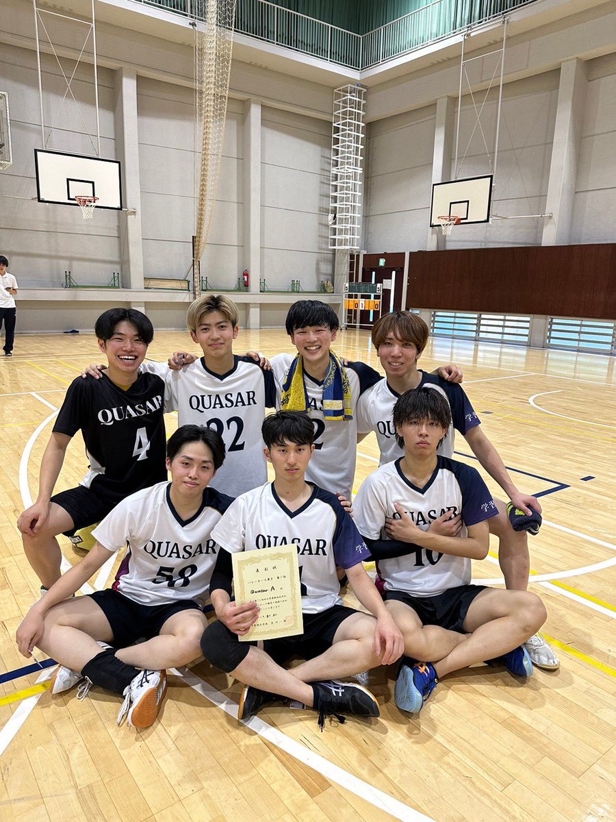 quasar_gu's tweet photo. 8月に院内戦が行われました！！
男女共に白熱した試合でした❤️‍🔥
男子は1.3年混合チーム、女子は2年チームが優勝🏆✨
四大戦に向け引き続き頑張っています❗️🌟 https://t.co/VTdBtSMAP8