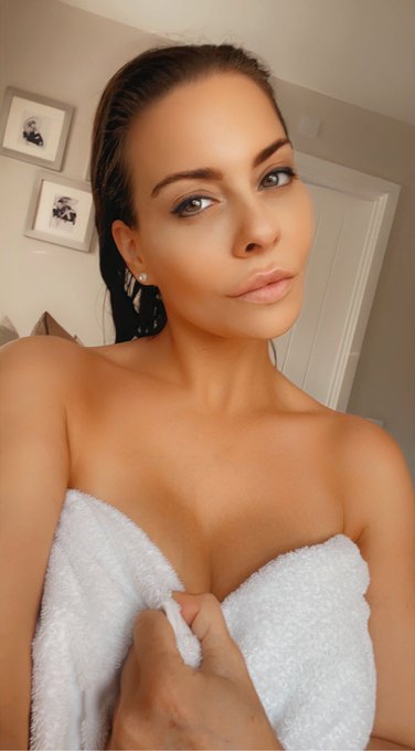 Good morning 😚 https://t.co/Qsw7Ow87DQ<a href="/tag/honeybirdette"class="tags"><span>#honeybirdette</span></a>