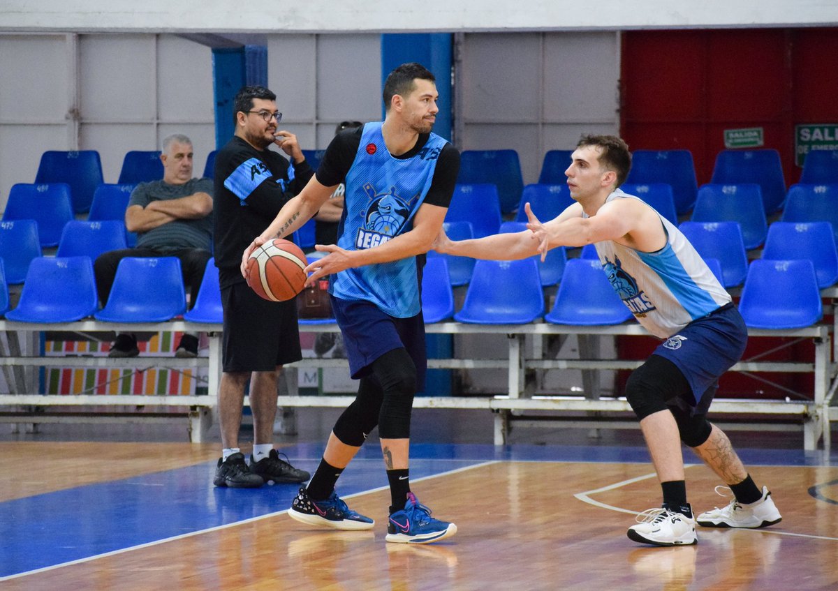 ClubRegatasCtes's tweet photo. #CRC | Sábado de básquet para el Remero que culmina una nueva semana de trabajo 💪🏀

🗓🔜 Interligas 🇦🇷🇧🇷

#LigaNacional #VamosParque 👻 https://t.co/vMBOi9ISVI