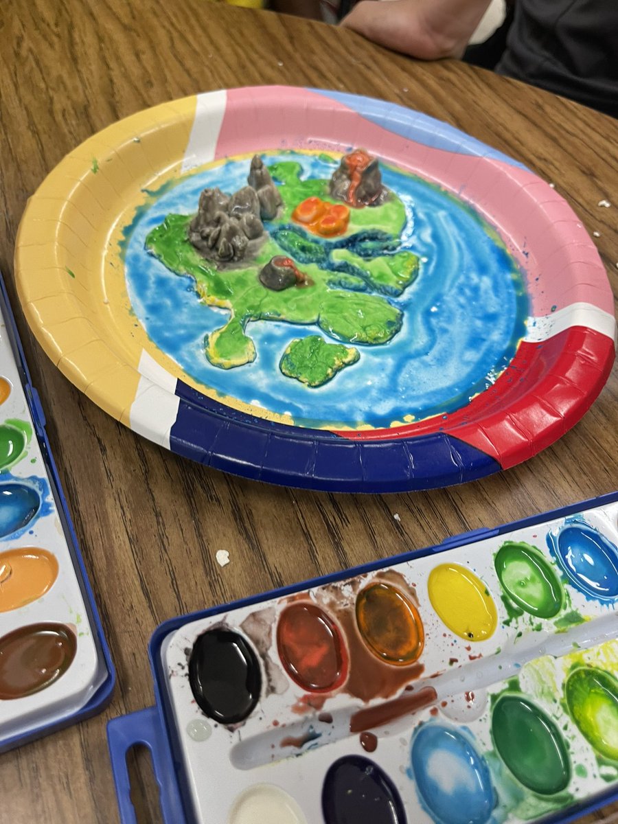 kiersten_shafer's tweet photo. In sixth grade world cultures, students also got their hands dirty! Groups had to create a country, craft a map of the country with at least 5 major landforms, and then make a 3D model of their map! #SocialStudies #create #middleschool #leadforresults https://t.co/80RYDuJf1J