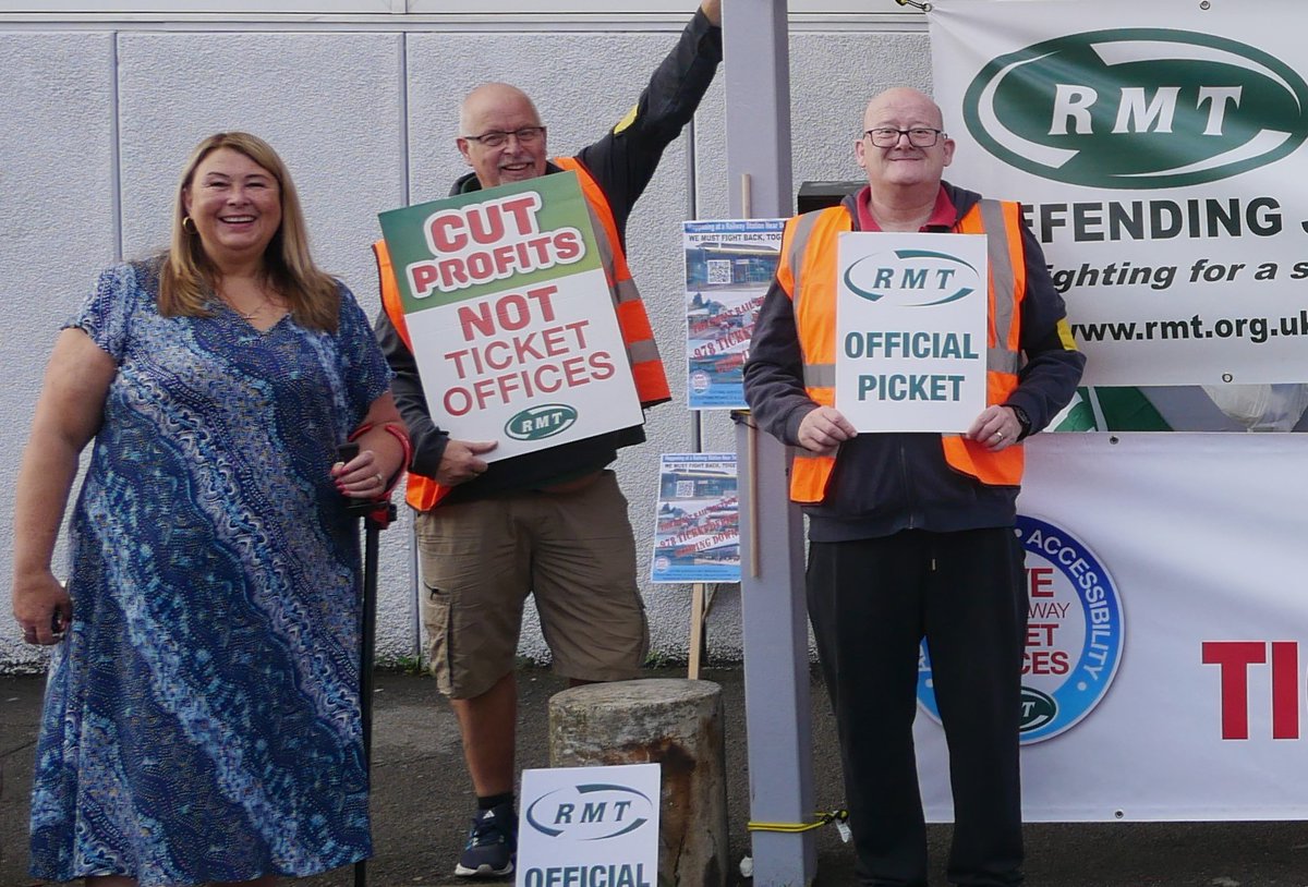 mintygfc's tweet photo. Paul out on the picket line on another day. Representing and leading from the front in the fight to protect jobs, services and passengers.
#VOTE1PD4NEC https://t.co/1mF90Lr0Iv