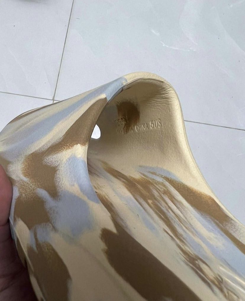 Ovrnundr's tweet photo. The Yeezy Slide “MX Bone” is rumored to release October 2023, retail $70 dollars. https://t.co/oaP0Hol12Z