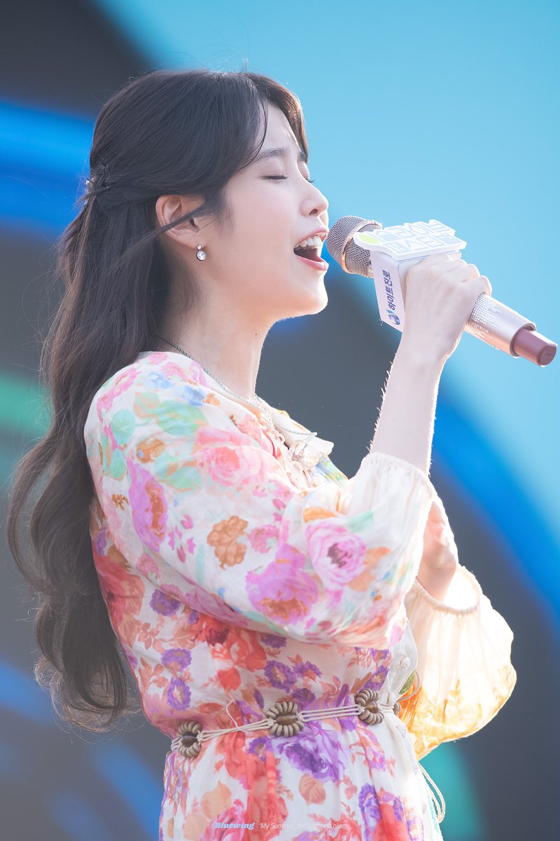 230902 이슬라이브 페스티벌 🎤🌸🌼
#아이유 #IU