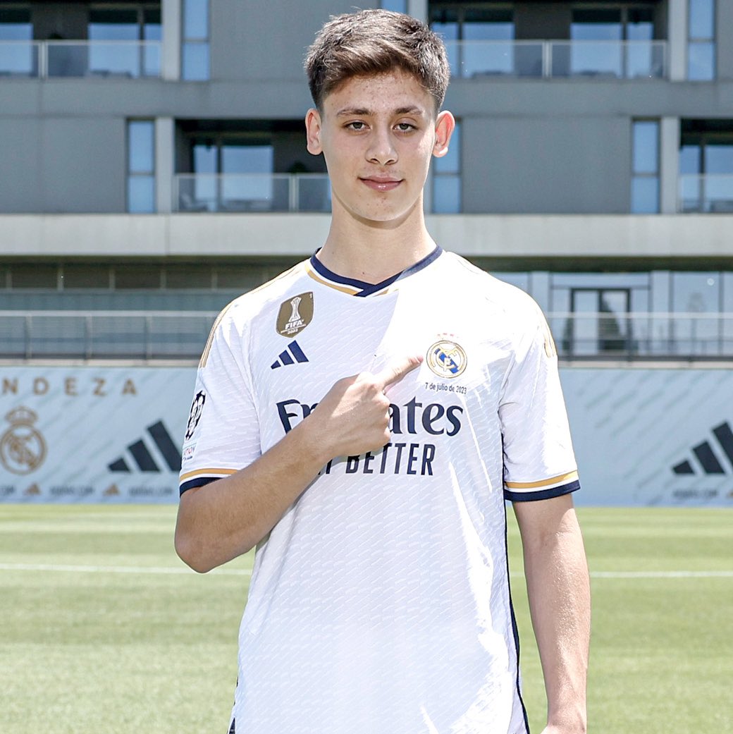 El mercado de fichajes del Barça Vs.
El mercado de fichajes del Madrid.

Baño histórico de Laporta.
#RealMadridGetafe