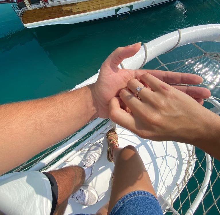 calledmeabes's tweet photo. She said yes https://t.co/vn1ifraGH2