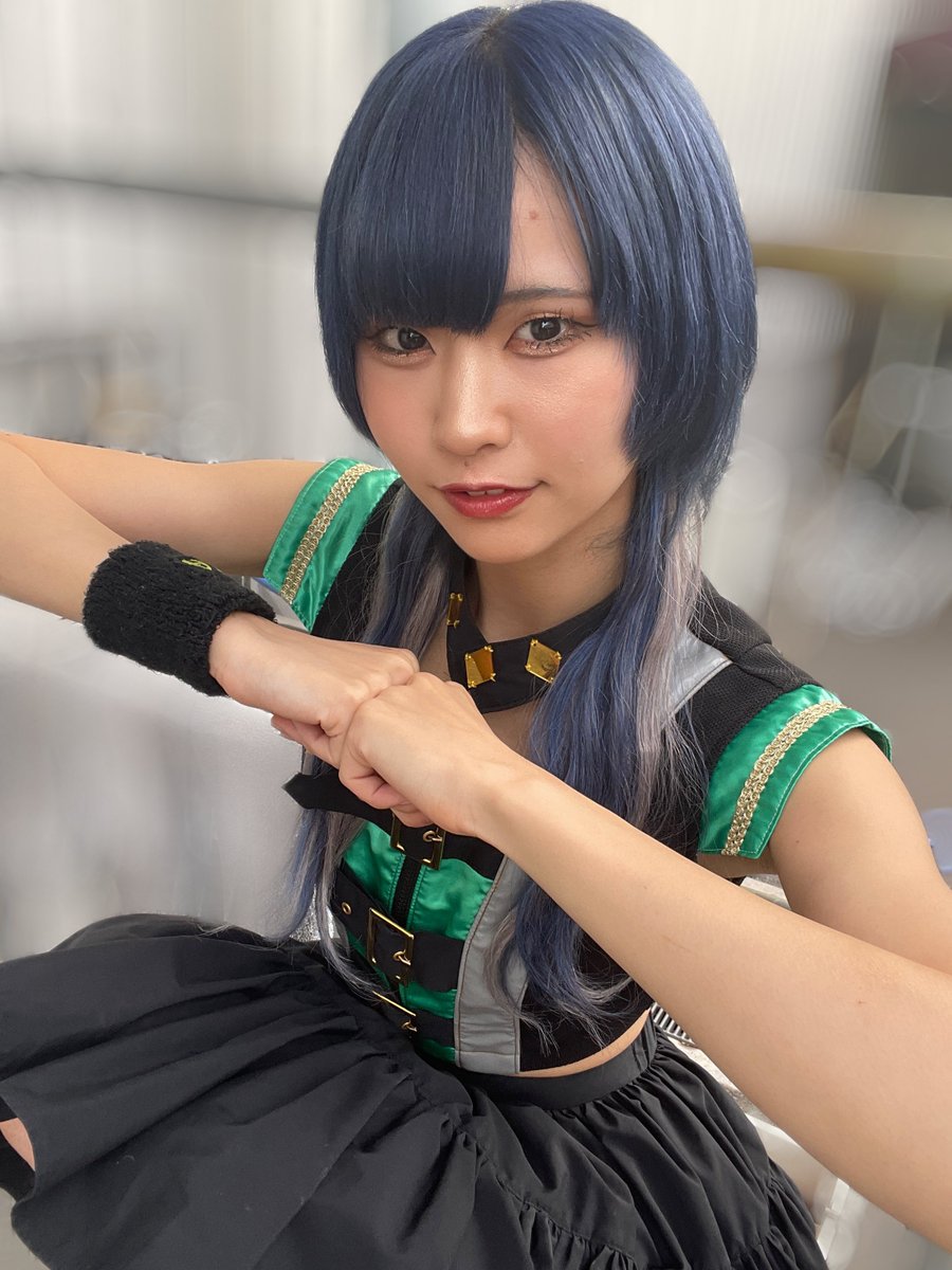 azusa__093's tweet photo. 21歳になりました🤜🏻🤛🏻
去年はたっっくさん強くなった1年。
アイドルでいる限りやっぱりキミの笑顔の理由でいたいし、何気ない毎日がハッピーになる存在でありたいなって🥰
21歳もさいつよアイドルなのでこれからもついてきてください！🐺
いつもありがとう!!ずっとあずギャね、やくそく🫶🏻💚
#あずギャ https://t.co/zJekoq8umM