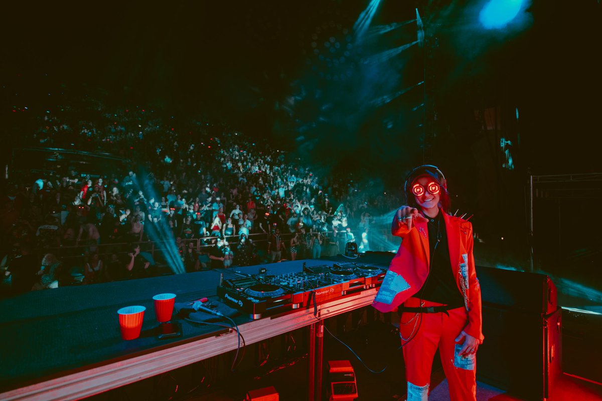 OfficialRezz's tweet photo. Unbelievable and surreal weekend 😭I love you all tremendously https://t.co/TcF2VhHMMU
