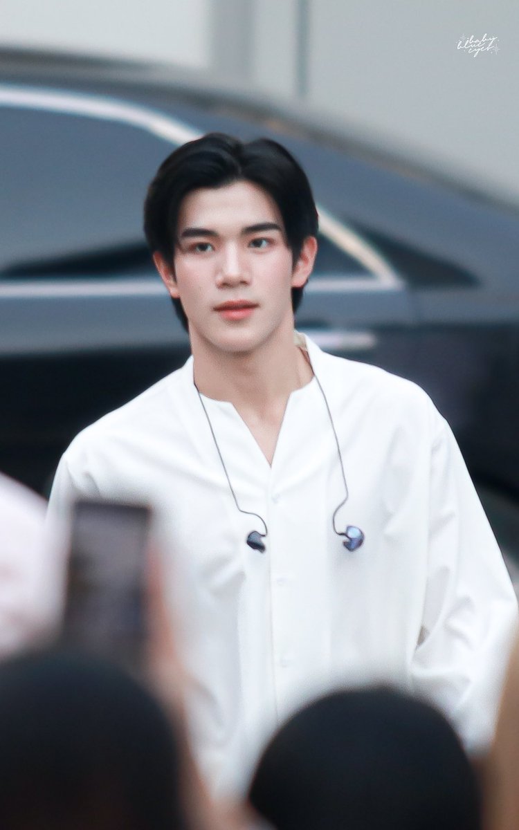 จะเป็นคนอื่นไปได้ยังไง ถ้ายังแพ้เธอทุกทางขนาดนี้ 😭😭😭 

─ 🫠🤍

#THERITZCLINICxGeminiFourth
#Fourthnattawat ; #โฟร์ทณัฐวรรธณ์