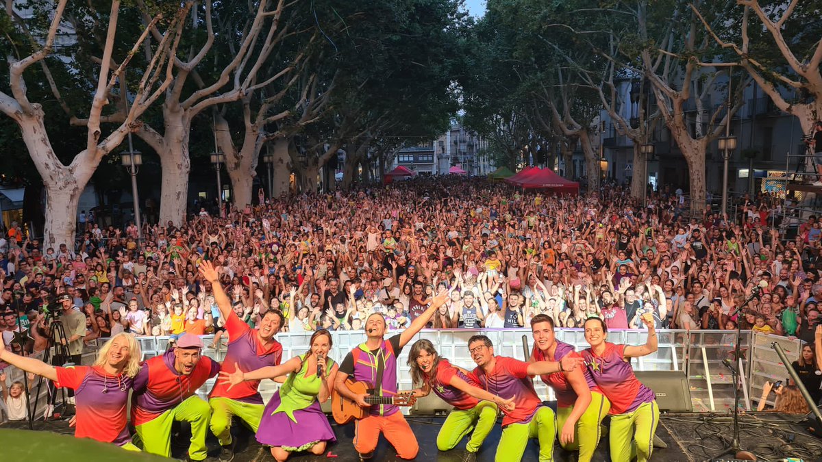 elpotpetit's tweet photo. Lo d'ahir de @fest_acustica va ser realment una FESTA molt ANIMAL💥

Gràcies, gràcies, gràcies!🫶🏻🫶🏻🫶🏻

🚀Anem amb tota l'adrenalina cap a la festa major de Vilafranca del Penedès! Avui a les 19h a la Rambla de Sant Francesc 😊 https://t.co/UVKJ1TMGl0