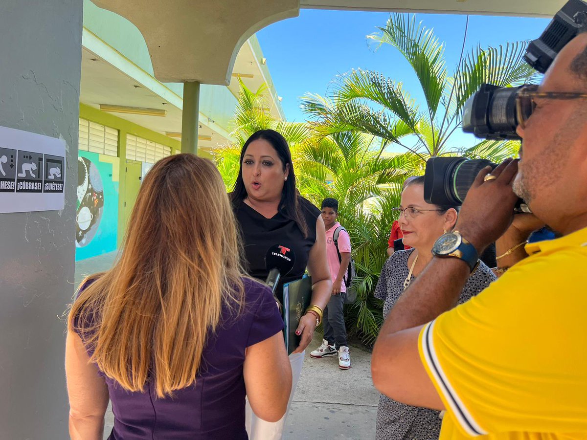 Estrella_D27's tweet photo. “Ante el creciente impacto del cambio climático, es fundamental que el sistema educativo de Puerto Rico se adapte y tome medidas para mitigar los riesgos asociados a las altas temperaturas. Nuestros estudiantes y maestros merecen un ambiente seguro y propicio para el aprendizaje” https://t.co/6xb5S6iKdR