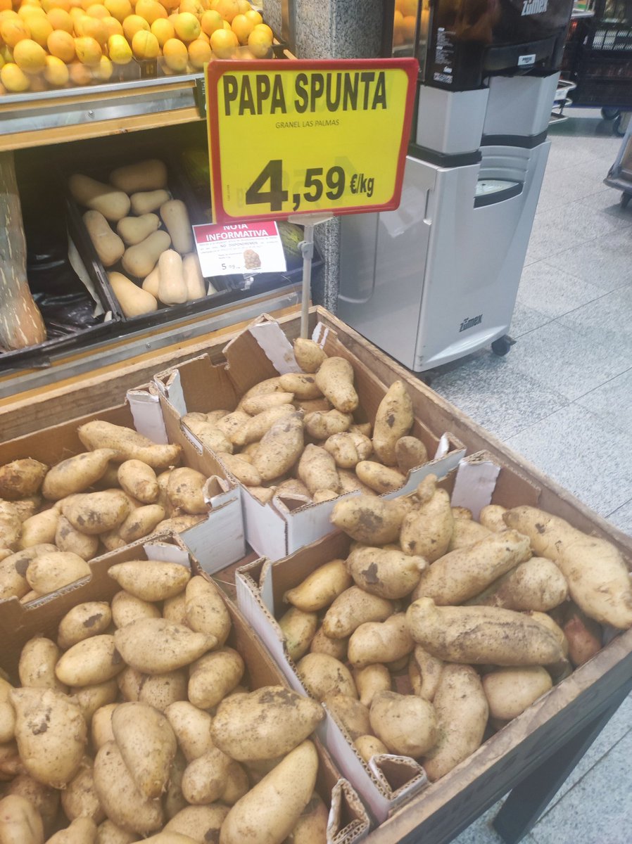 Srmontess's tweet photo. @elpaiscanario Casualidad?? Lo dudo seguir preocupados por el tema Rubiales cegatos https://t.co/UdO6JqmccU