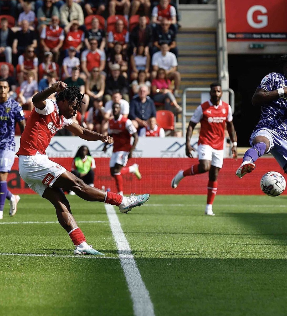 Pick that one out 🚀🧤

#RUFC
