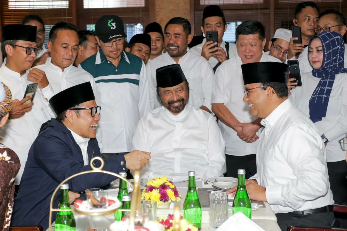 b_djohan's tweet photo. Abis deklarasi nih, Anies-Muhaimin jadi duo asyik. Gaspol terus dan semoga amanah. AMIN💪 

#AMINIndonesiaLebihBaik 
#AniesMuhaimin2024 https://t.co/FtQn9iRgGN