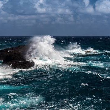 _fatosconhecido's tweet photo. O oceano atlântico é tão vasto que com seu volume de água seria possível encher mais de 10 garrafas pet de 2 litros. https://t.co/LmZAVgzeIW