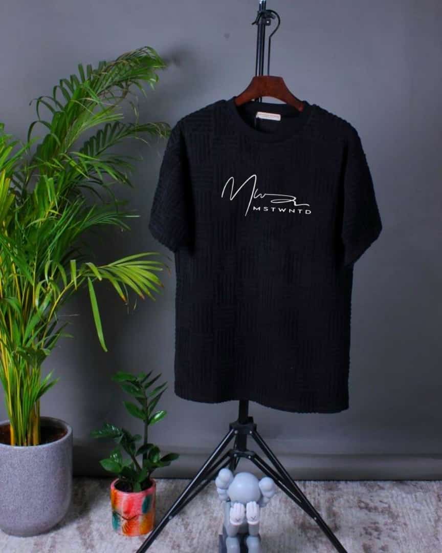 SFTT_Sakaria's tweet photo. This design is fire🔥🔥🔥
170 gets you one.
#MostWanted #MSTWNTD https://t.co/Psjeoug8Wl