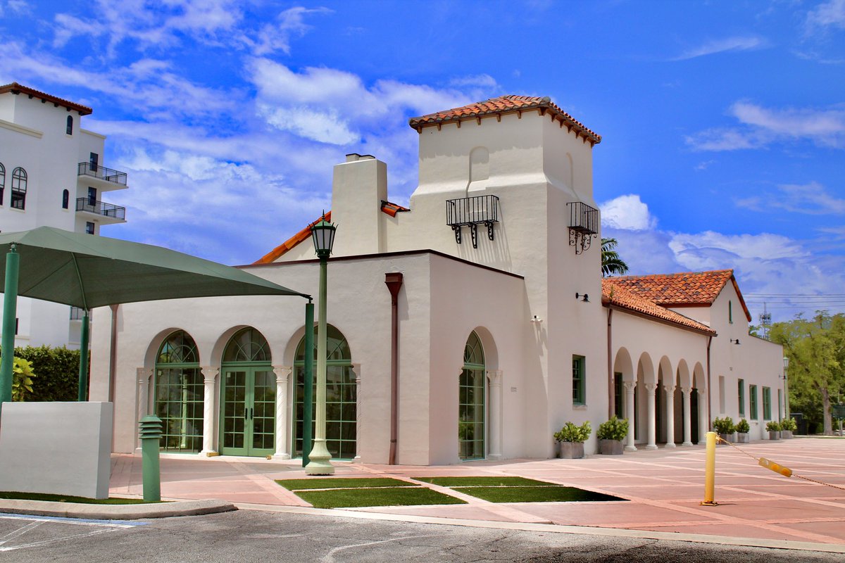 tommy4trains's tweet photo. Situated near Camino Real in Downtown Boca Raton is the old Florida East Coast Passenger Depot. Built in 1930, this elegant Mediterranean Revival styled building was restored in the late 1980s and today houses a small art studio. https://t.co/rlZF6fPLM0