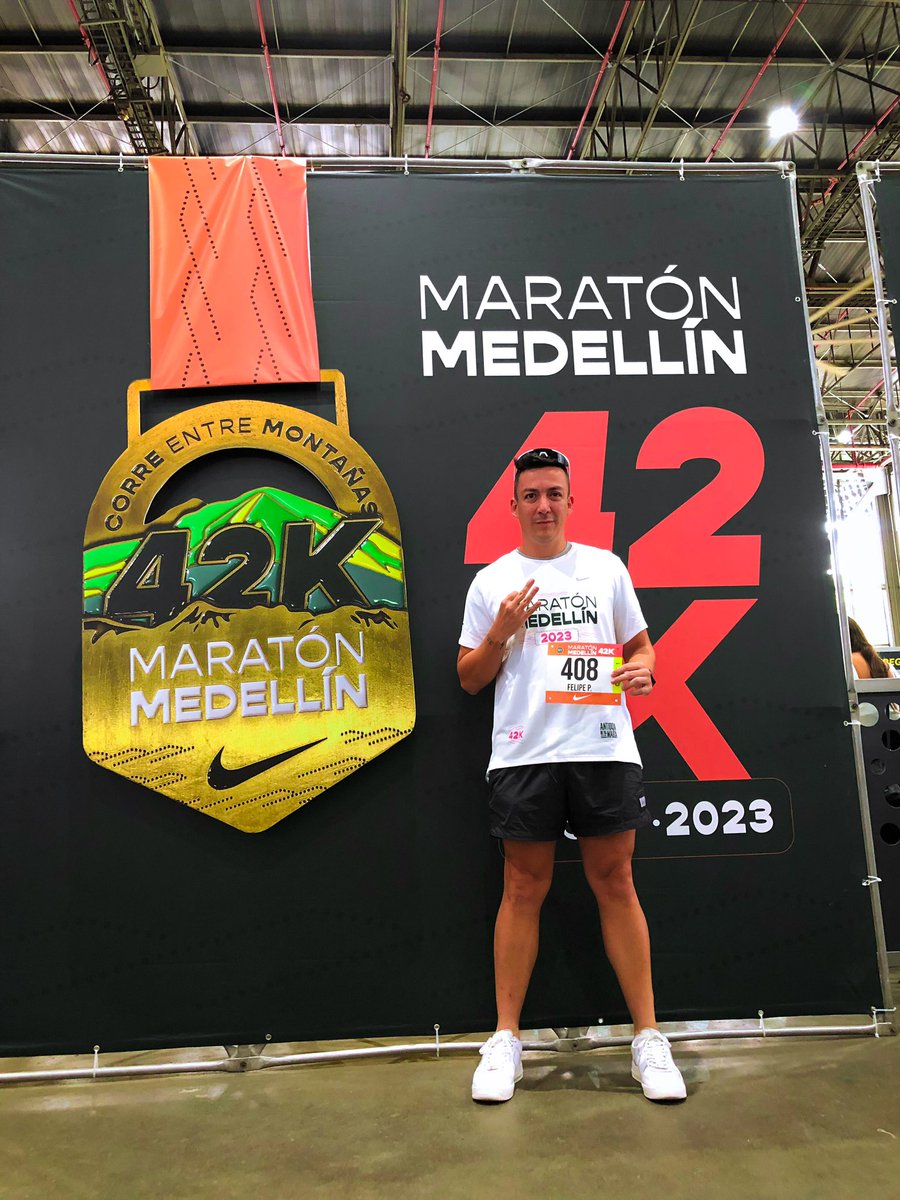 FE11PE's tweet photo. A disfrutar esta nueva experiencia llamada @MaratonMedellin ⚡️

#running
#42k
#MiPrimerMaraton https://t.co/LJcUZCMS1d